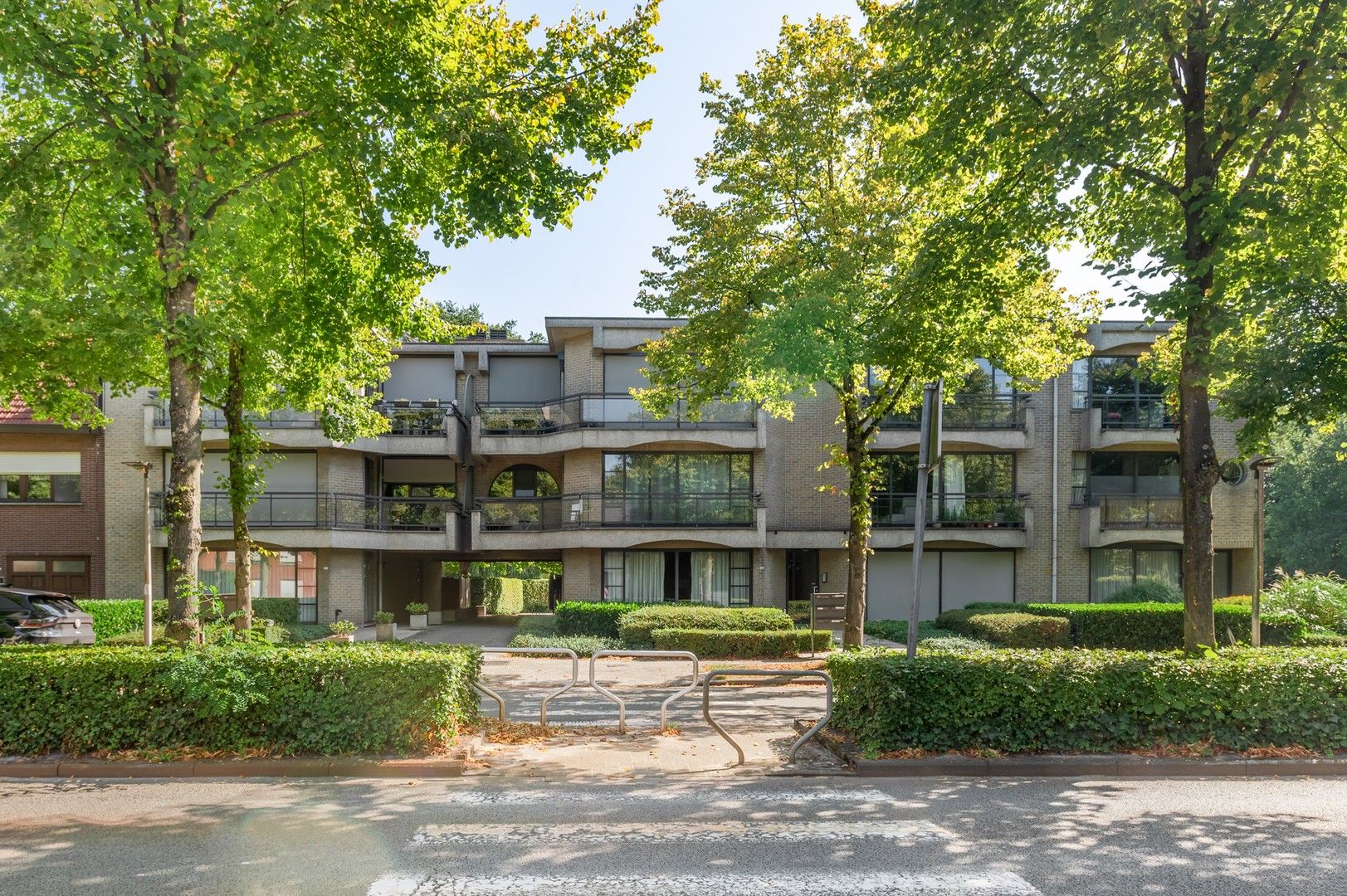 Verzorgd app (EPC A) vlakbij het centrum in Brasschaat! foto {{pictureIndex}}