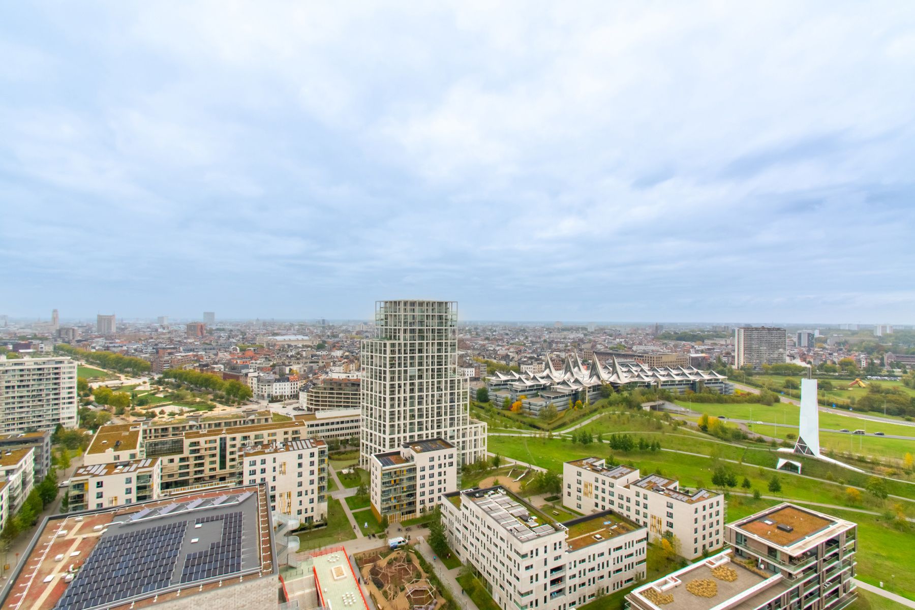 Prachtig 2-kamer app. met prachtig zicht over park en stad foto 6