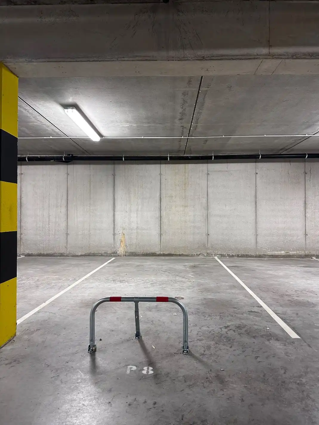 Ondergrondse parkeerplaats in centrum Gistel  foto {{pictureIndex}}
