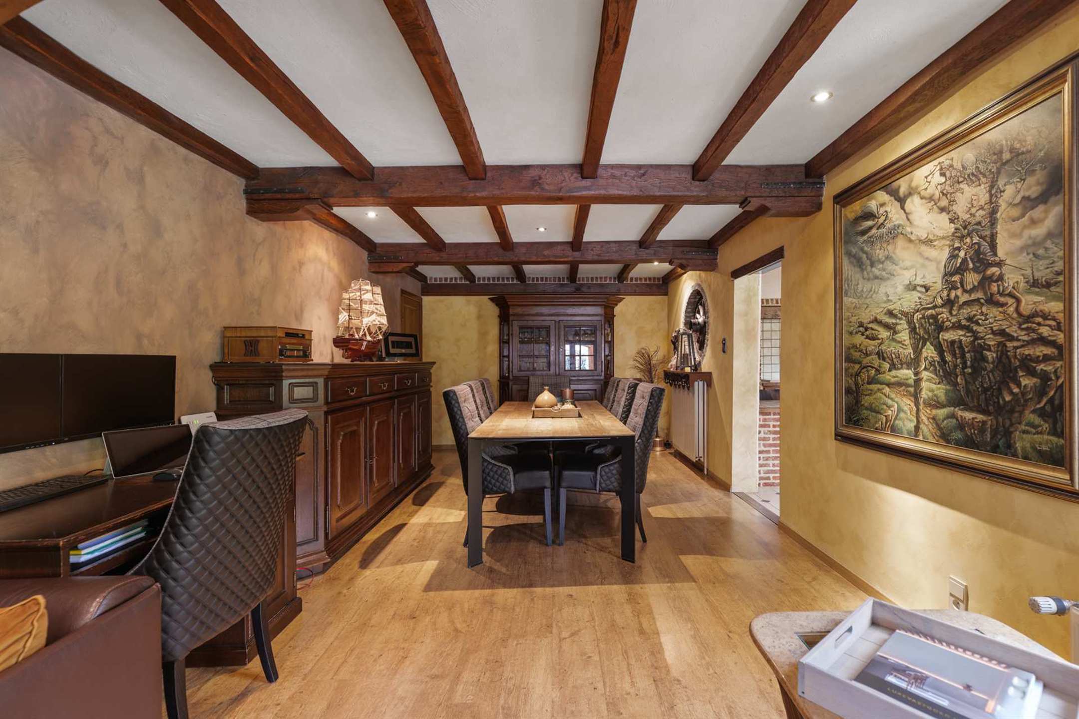Uitzonderlijke hoeve met praktijk in oase van groen  foto 15