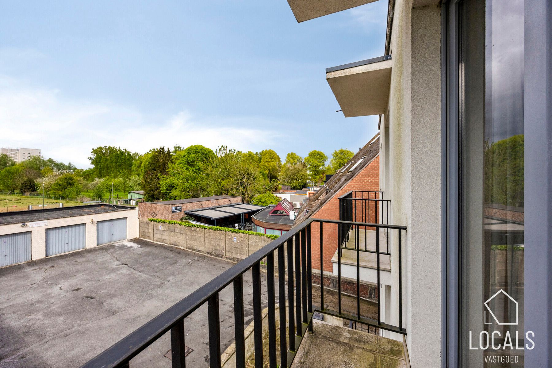 Mooi gerenoveerd 3-slaapkamerappartement te Nieuwerkerken foto 14