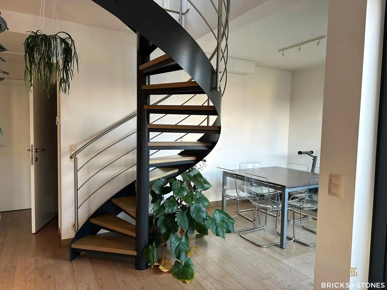 Ruime duplex met 2 terrassen in de Oude Stad foto 3