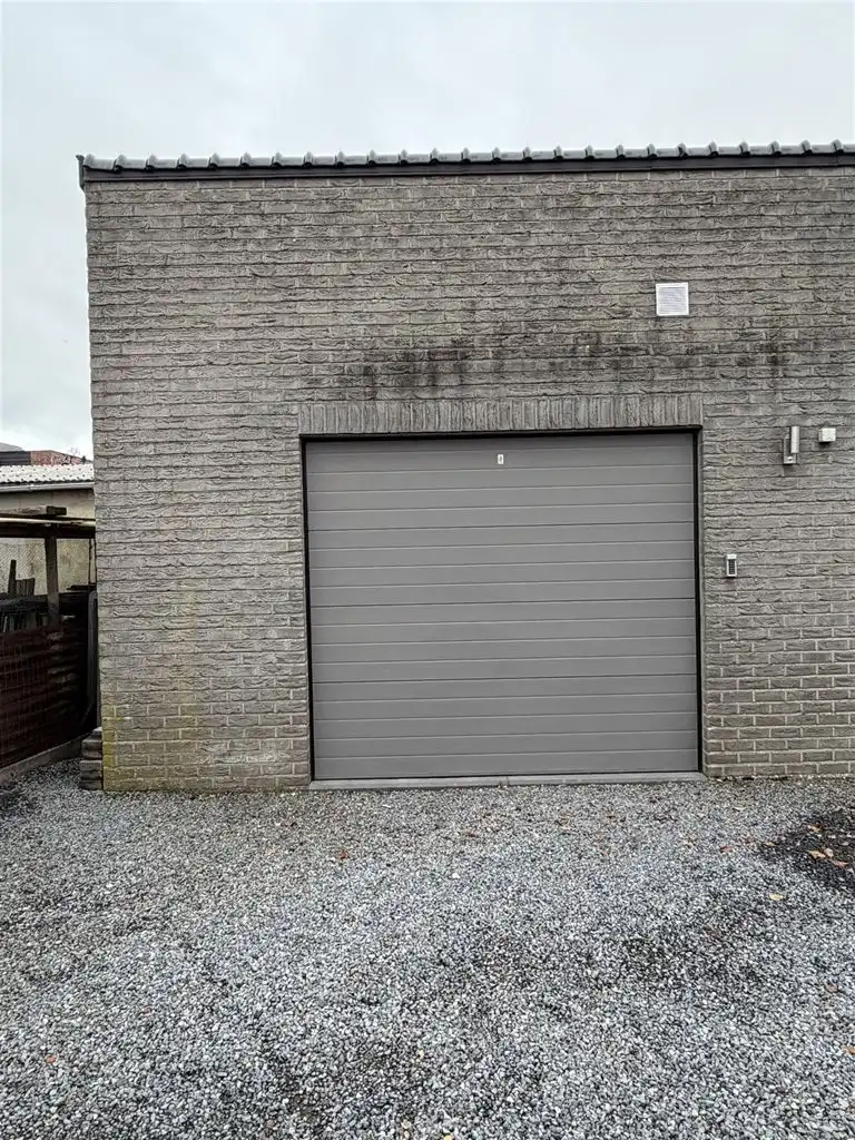 Instapklare stadswoning met 3 slaapkamers, aparte garage en tuintje. foto 21