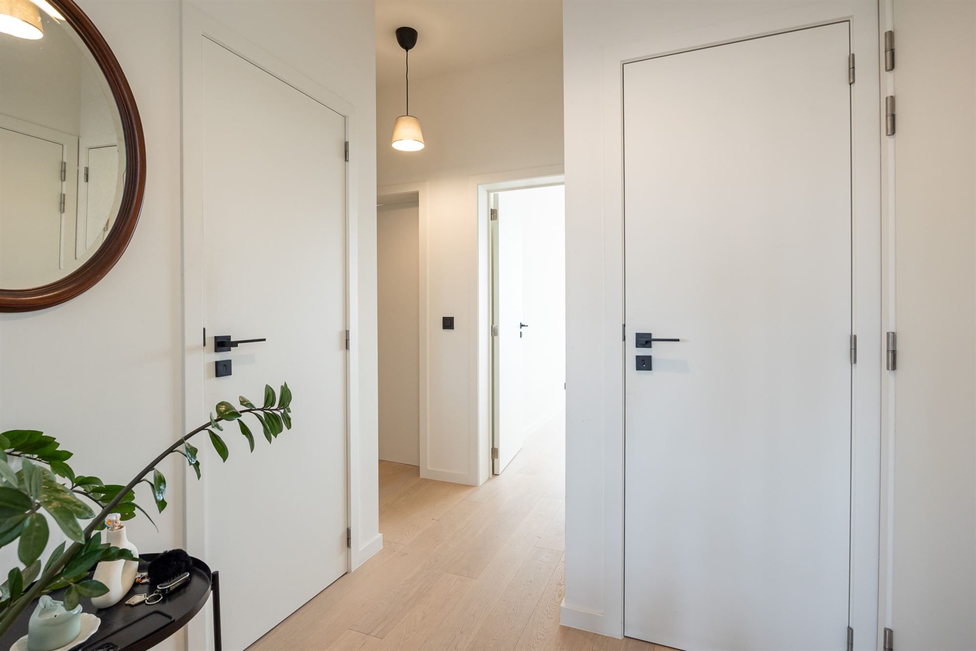 Instapklare gerenoveerd appartement met 2 slpk. en terras foto 5