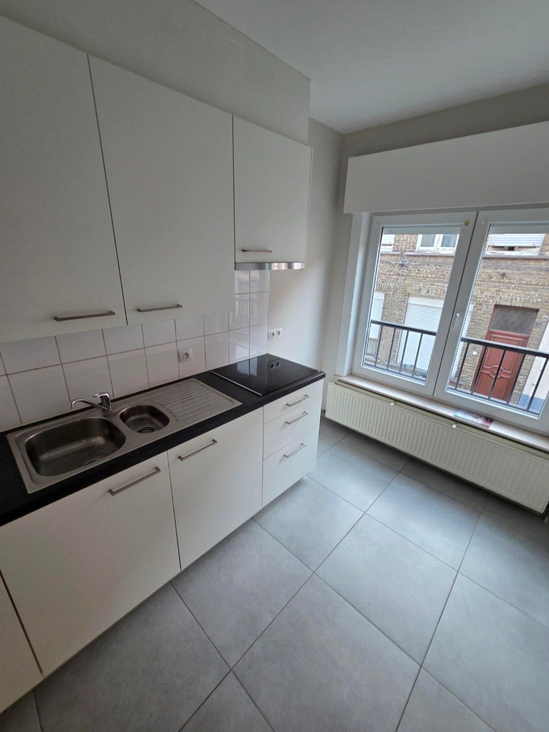 Verzorgd appartement met 2 slaapkamers in Veurne foto 6