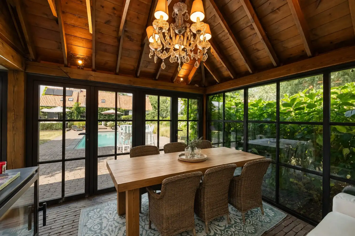 Karaktervolle woning met verwarmd zwembad en poolhouse — Verrebroek foto 21