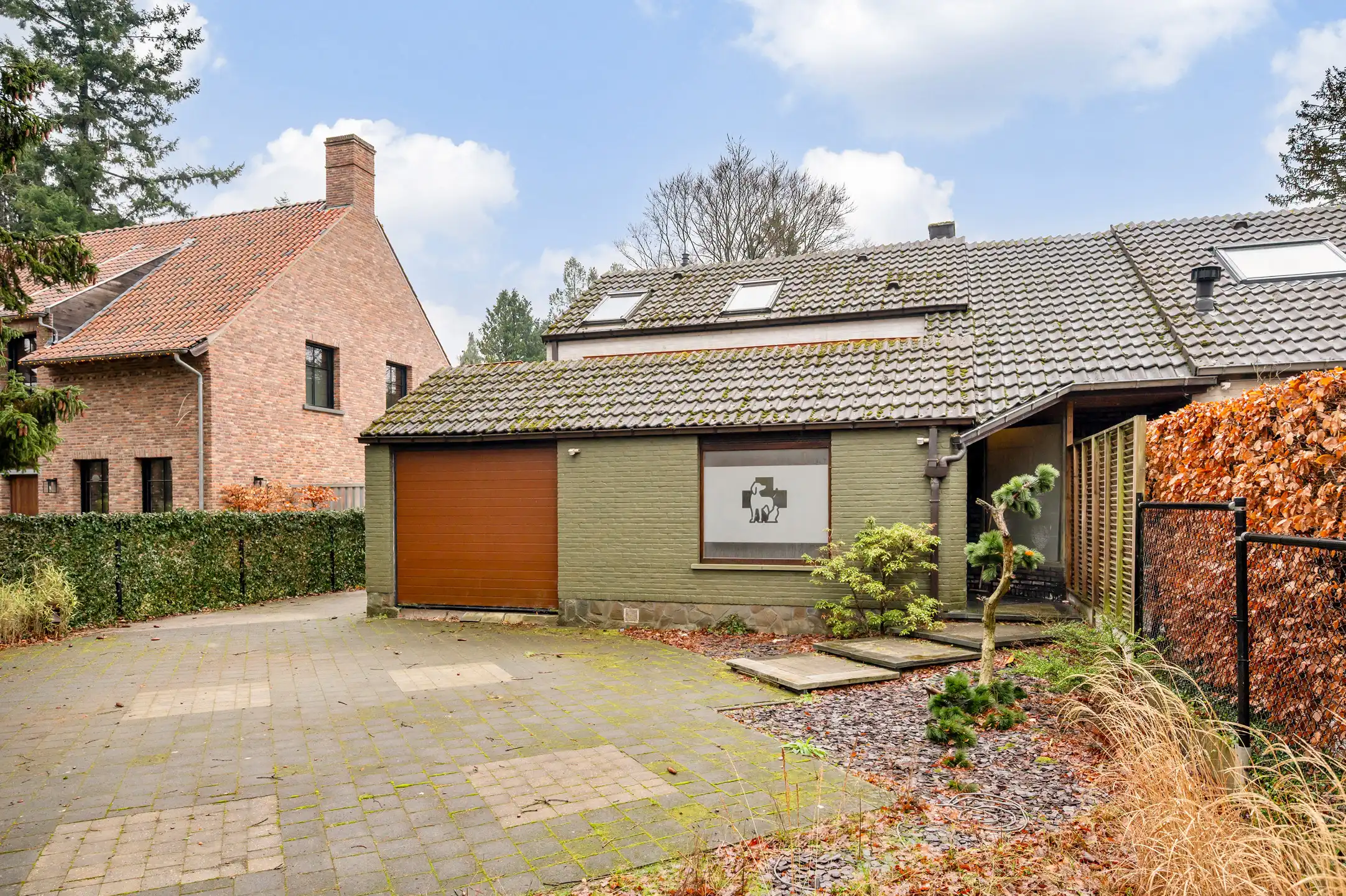 Te renoveren woning met groene tuin te  Heide  foto {{pictureIndex}}
