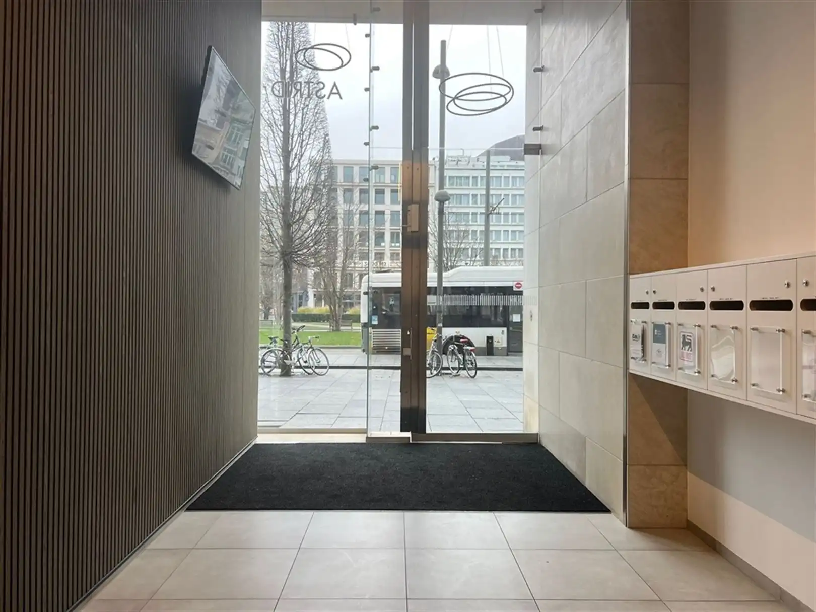 Instapklare kantoren aan het Centraal Station foto 10