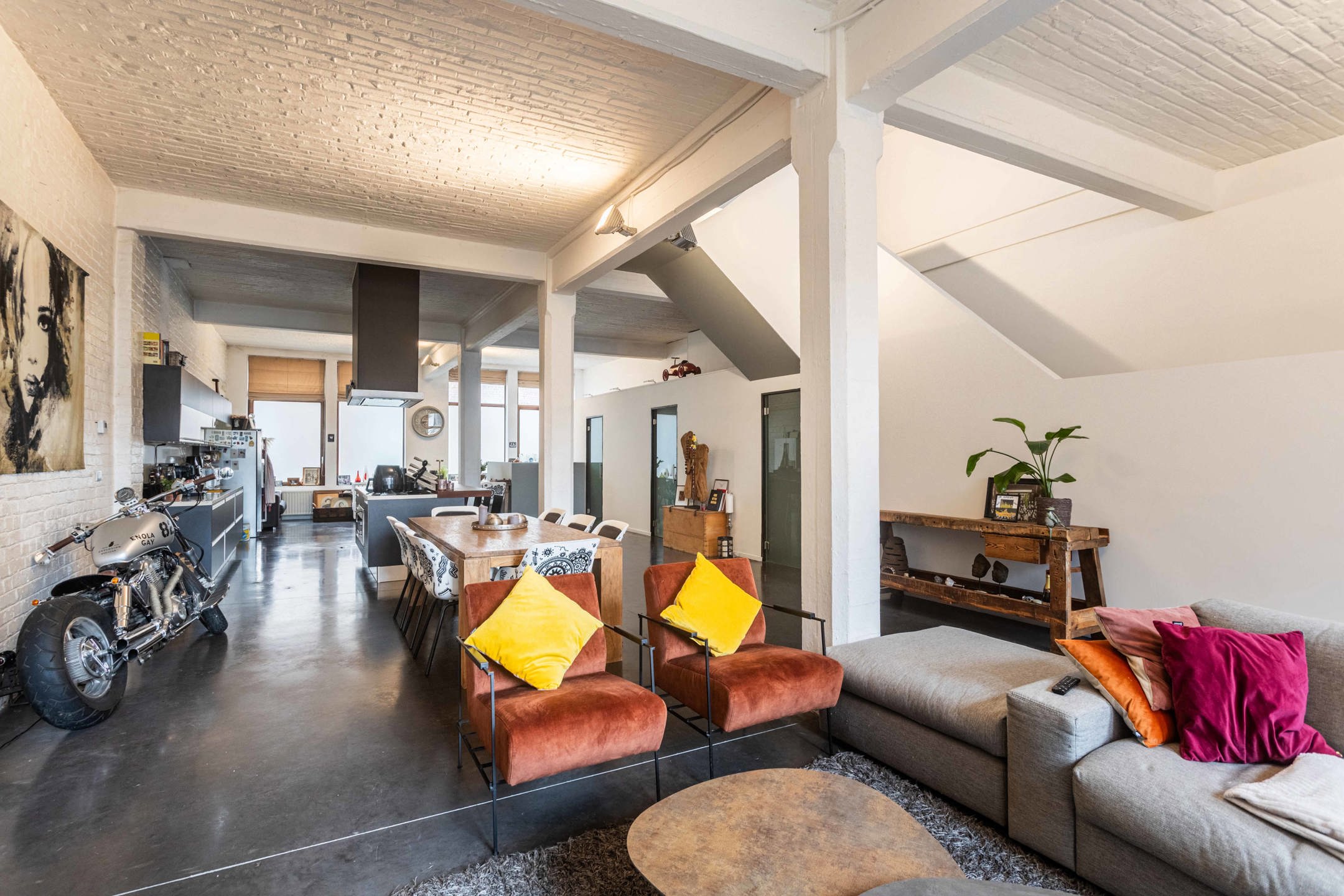 Unieke loft van 285m² foto {{pictureIndex}}