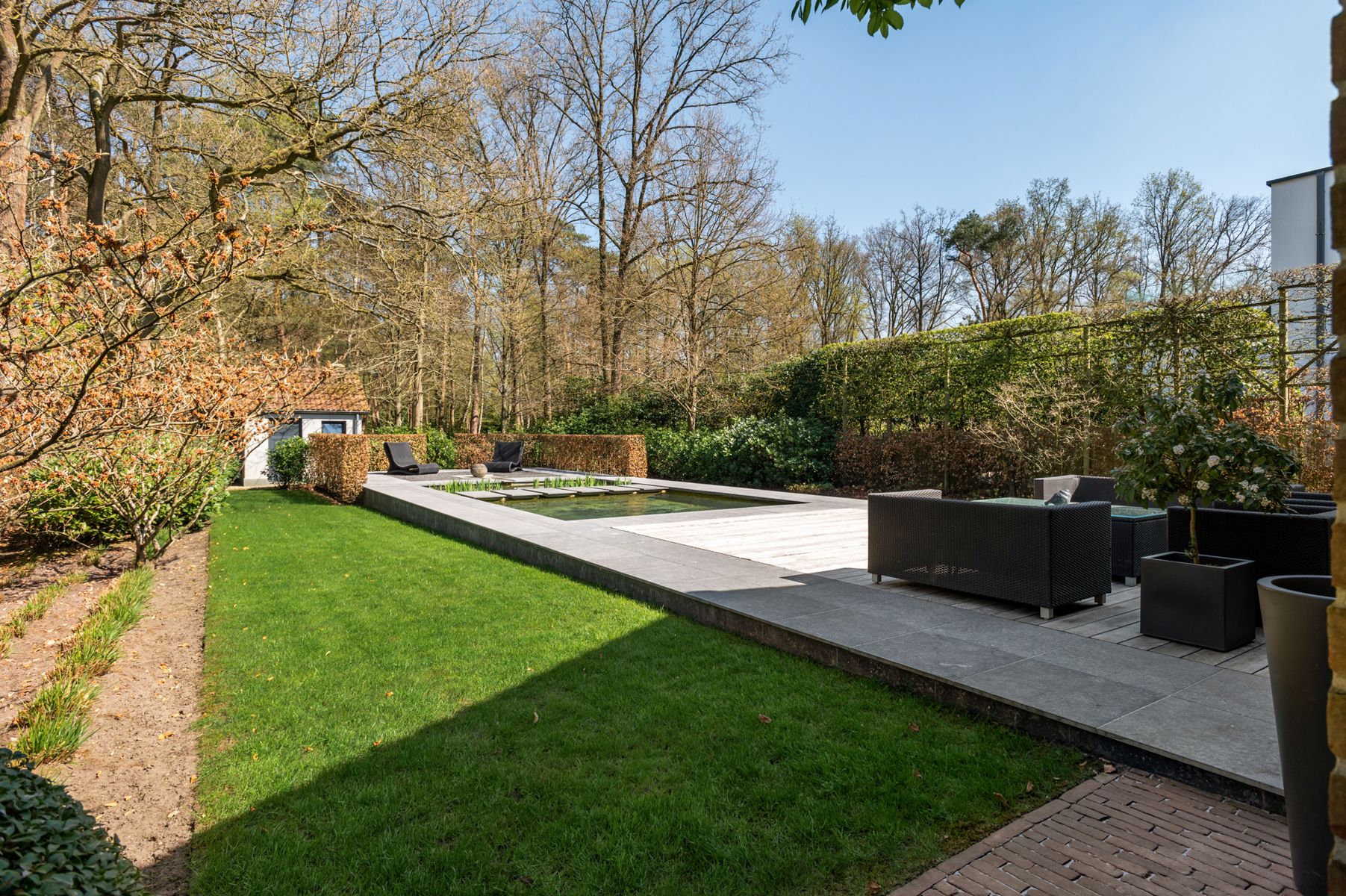 Luxueuze gelijkvloerse villa met zwemvijver op ca. 898 m². foto 26