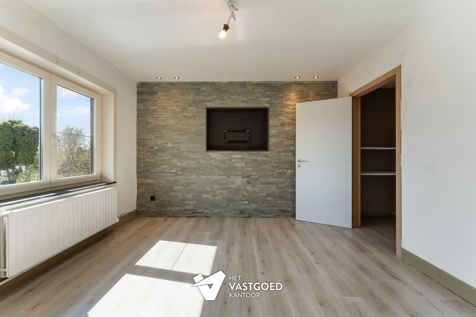 RECENT GERENOVEERDE RUIME WONING (220M²) MET 5 SLAAPKAMERS EN TUIN MET TUINKAMER TE BERINGEN foto 13