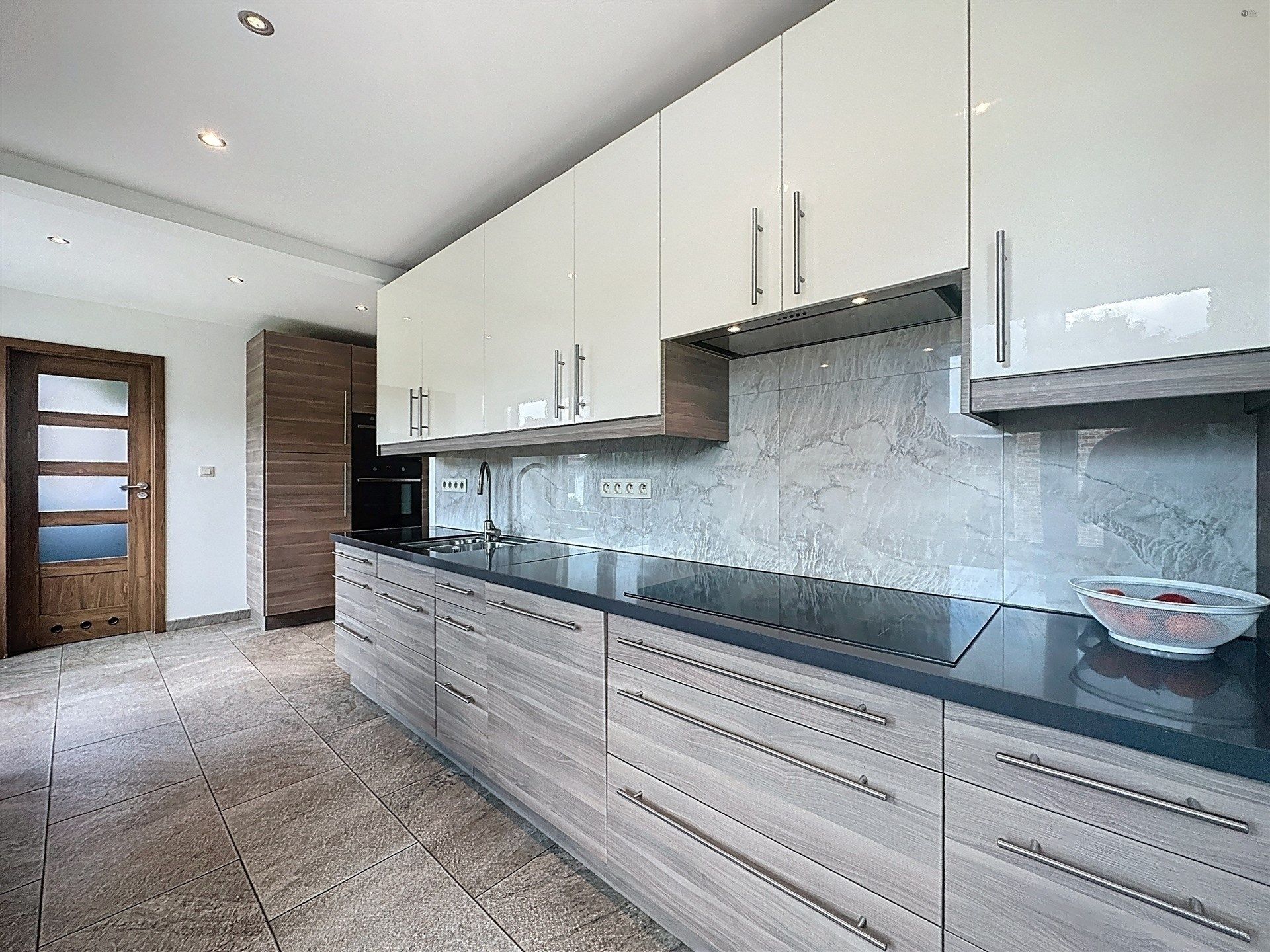Instapklare woning met 4 slp en garage op perceel van 785m² foto 6