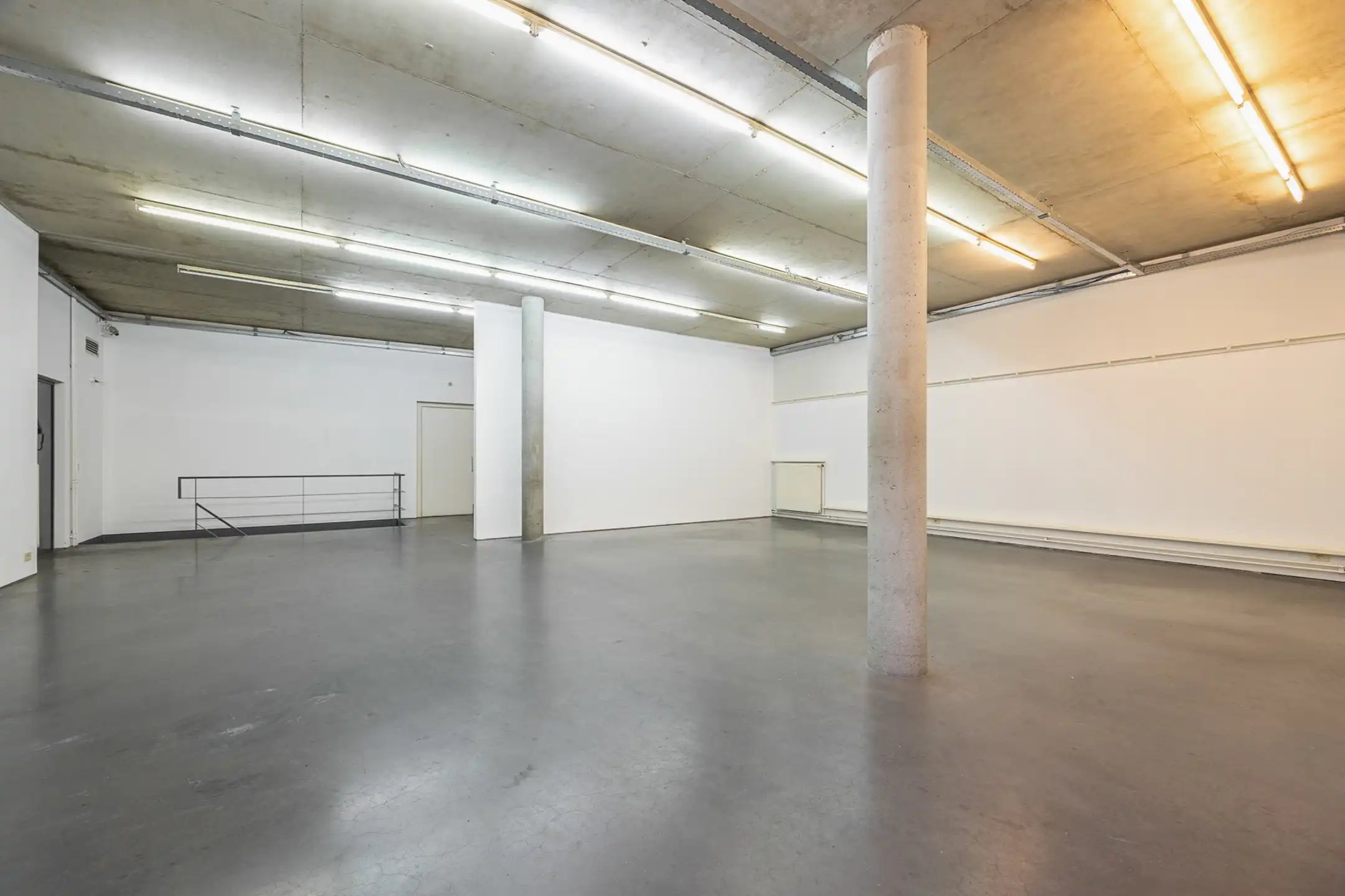 WILRIJK - Modernistisch huis op centrale locatie foto 12
