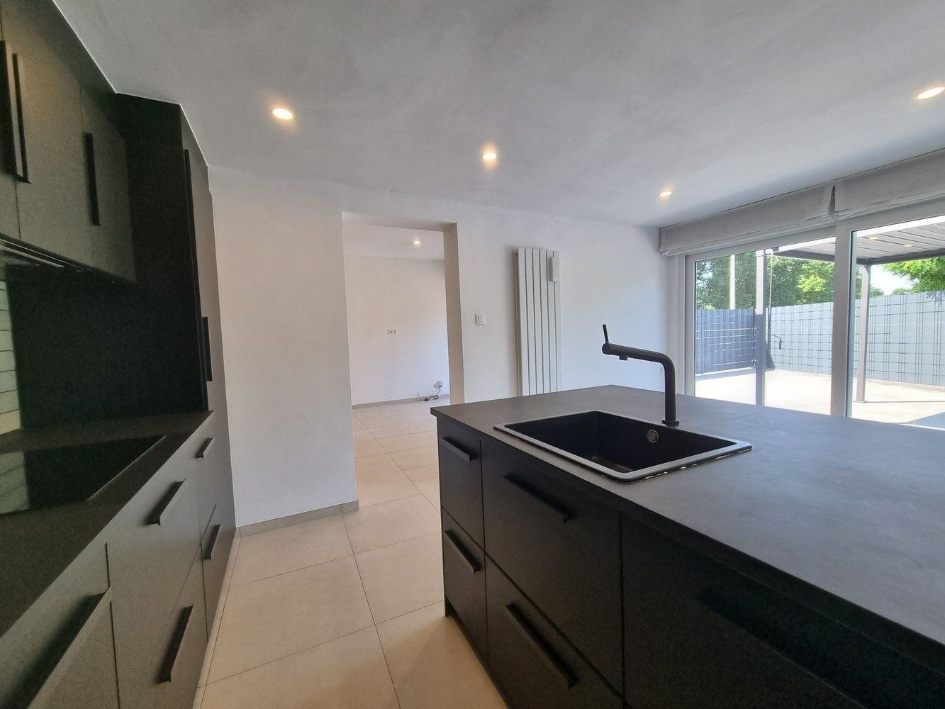 Mooie, gerenoveerde woning met prachtig terras en ruime tuin foto 17