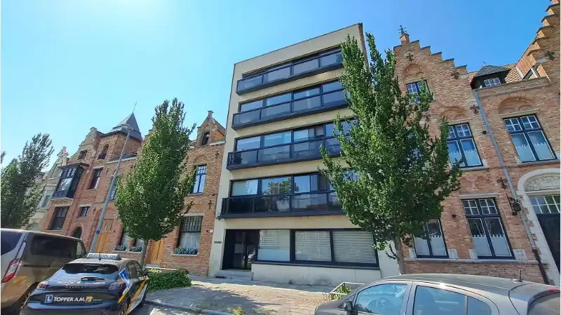 Ruim en lichtrijk 3-slaapkamerappartement te koop in Brugge foto 13