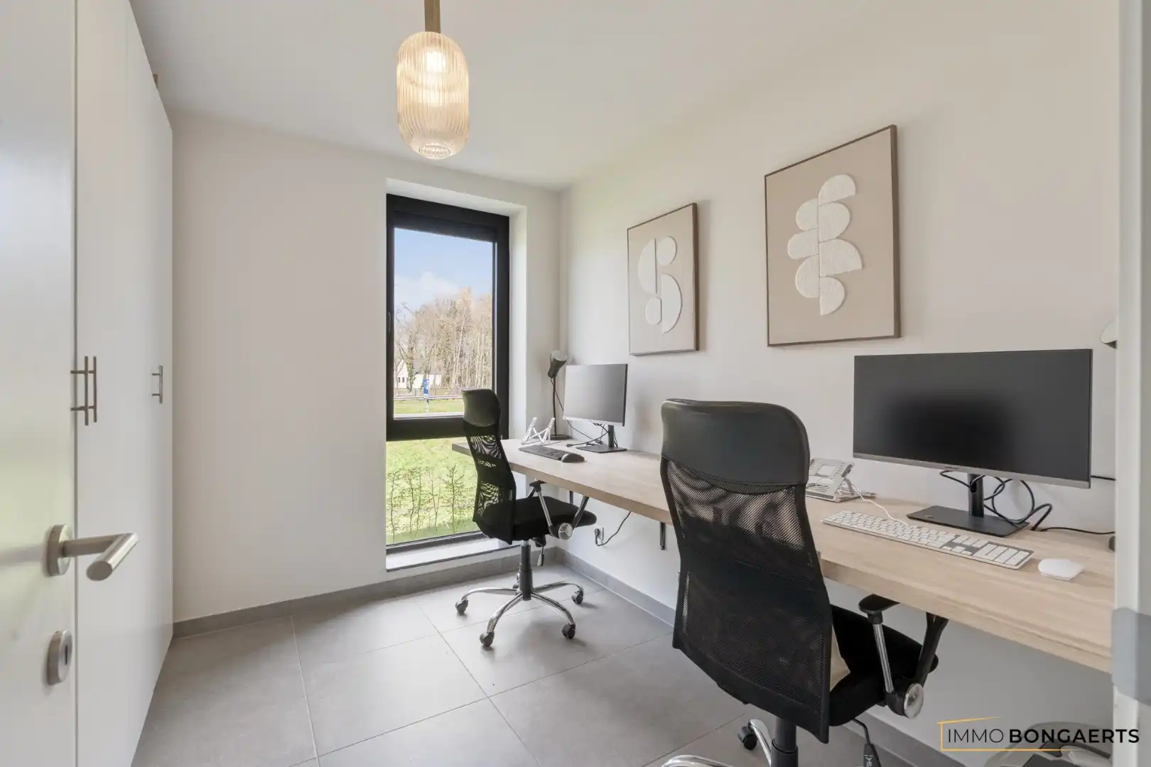 Modern appartement met 2 slaapkamers in Genk foto 13