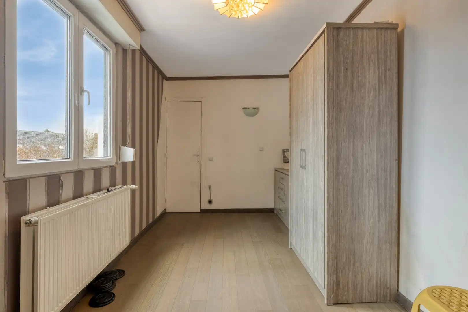 Ruime woning met 4 slaapkamers, garage en tuin in een leuke buurt! foto 11