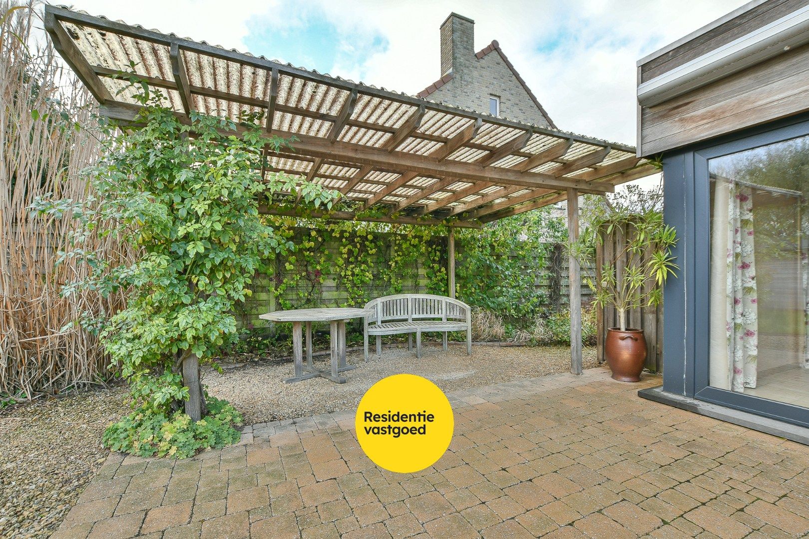 Instapklare halfopen woning in De Haan – vlak bij strand, duinbossen en halte kusttram foto 15