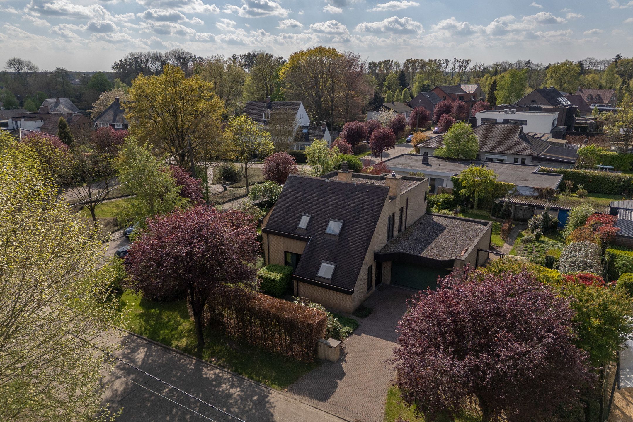 Goed onderhouden villa met 5 slpk's op perceel van 1.060m². foto 5