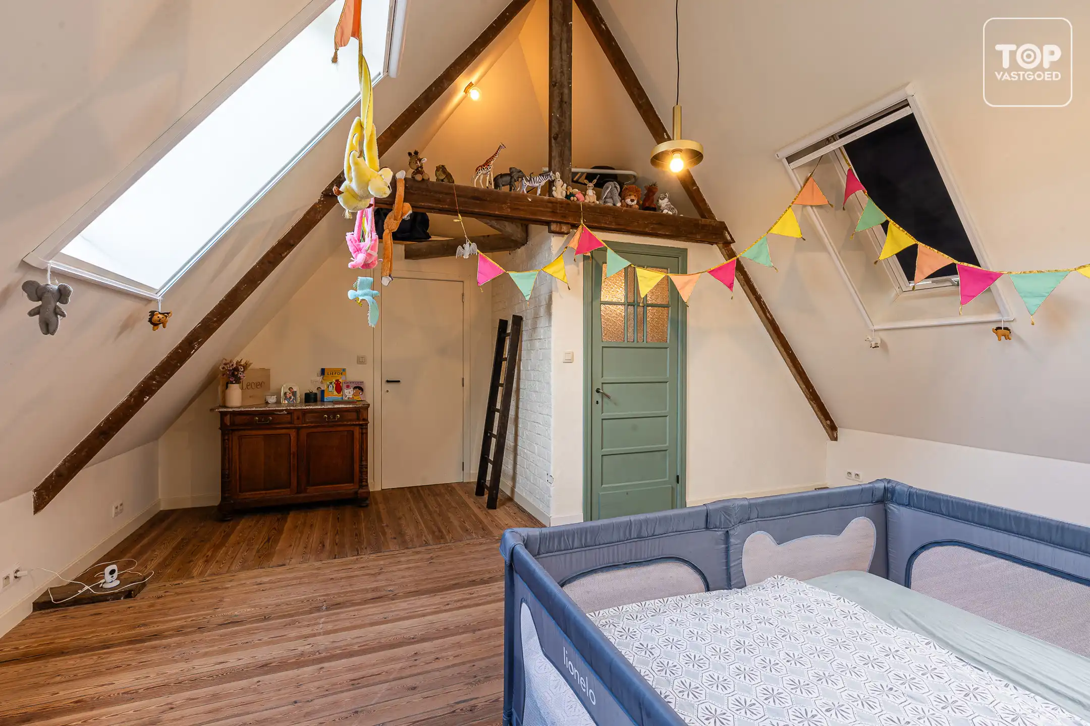 Uniek gerenoveerde woning waar authenticiteit en natuur samenkomen foto 19