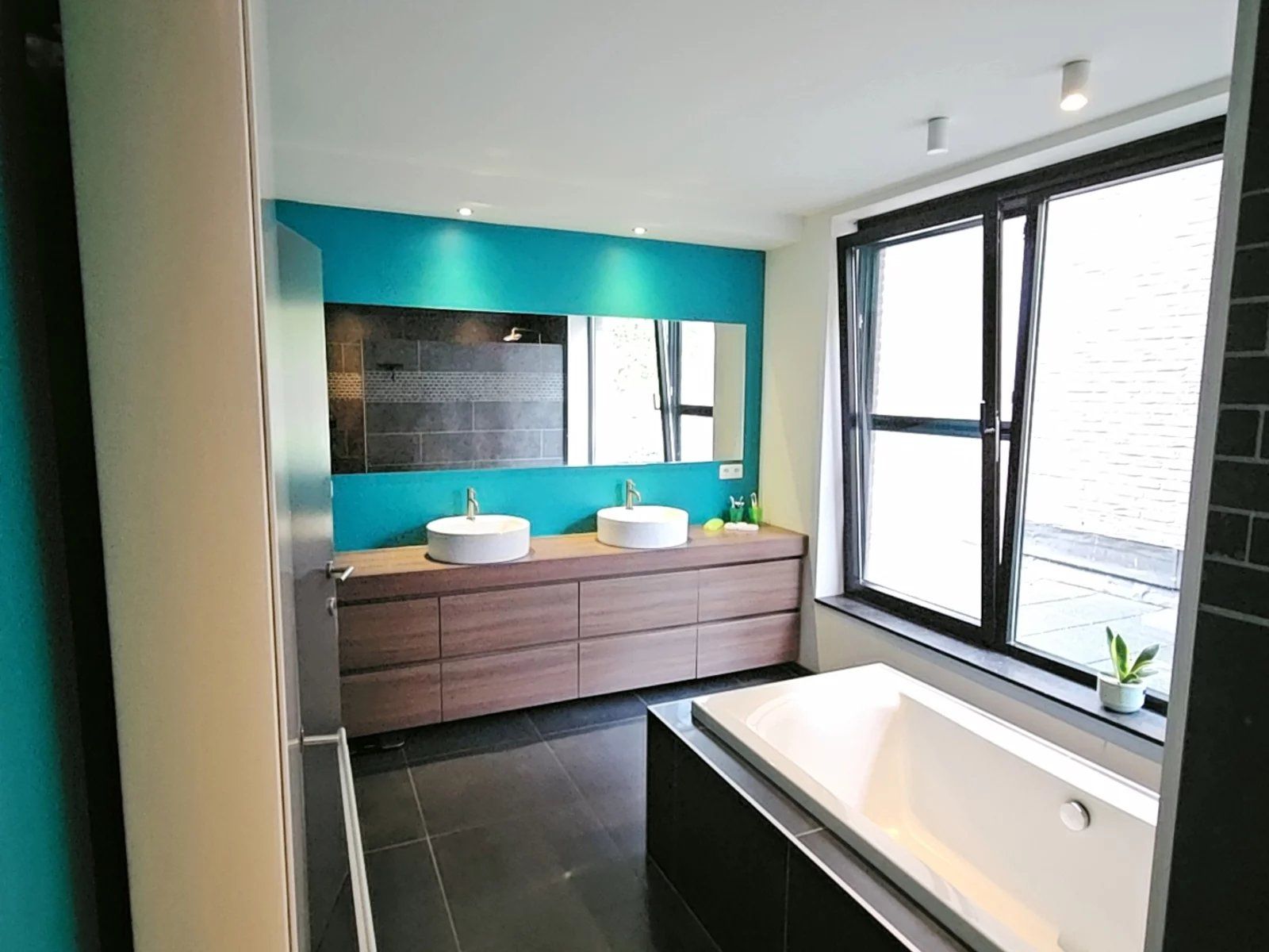 Zeer energiezuinige rustig gelegen woning, binnen de grote ring van Hasselt. foto 16