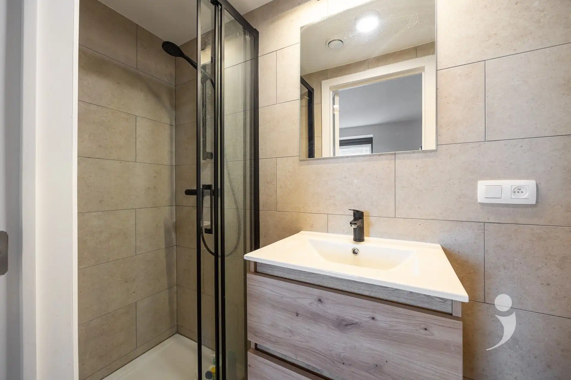 High-end studentenkamer in centrum Leuven foto 4