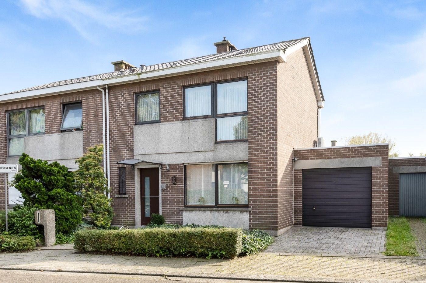 Hoofdfoto van de publicatie: Instapklare, goed onderhouden woning met 3 slpk., garage en tuin