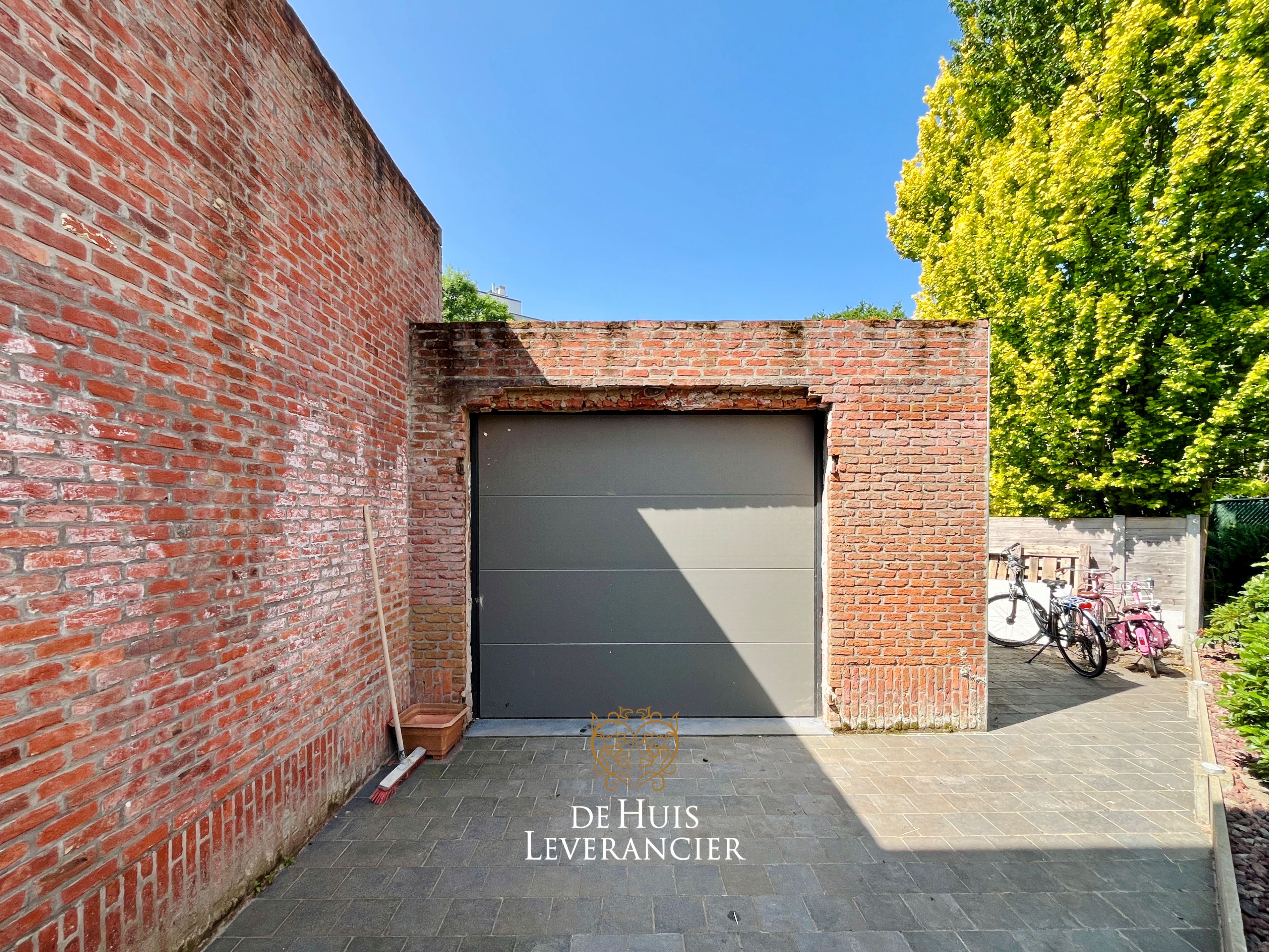 Prachtige, gerenoveerde woning met tuin en garage op toplocatie te koop in Mortsel! foto 29