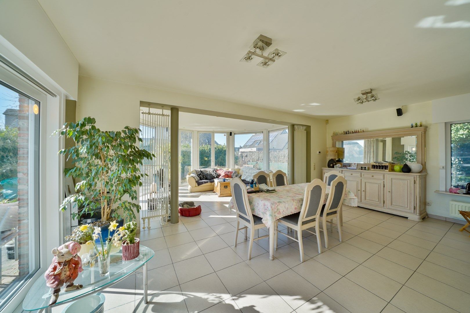 Ruime woning in Oudenburg met zongerichte tuin foto 5