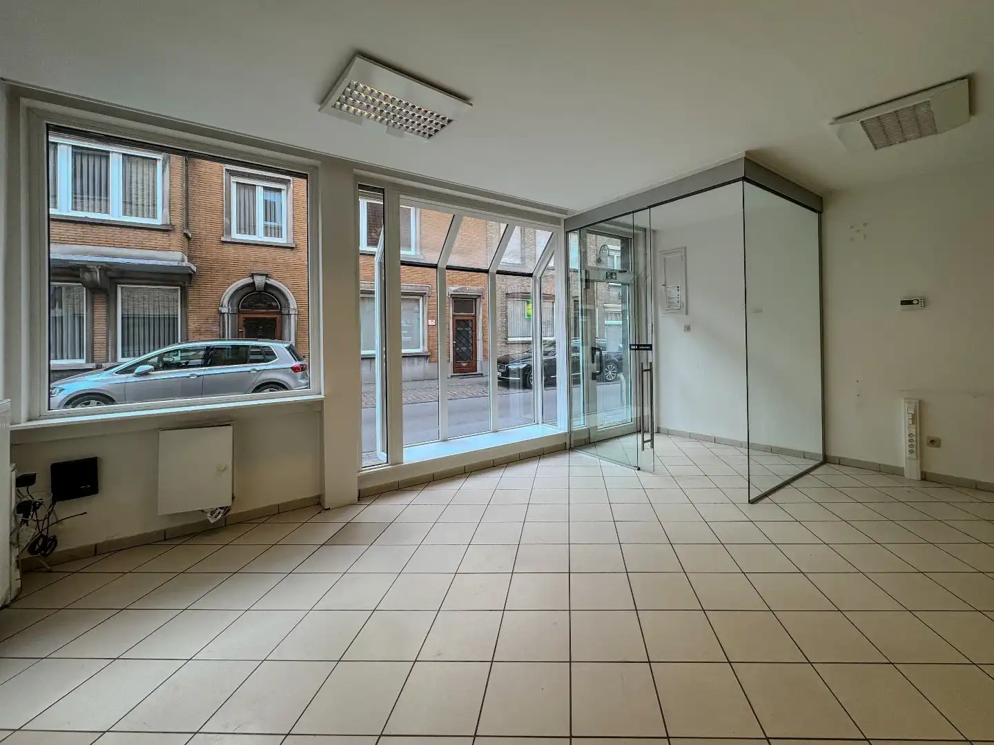 Verrassend ruime woning met 3 slaapkamers en polyvalente ruimte. foto 2