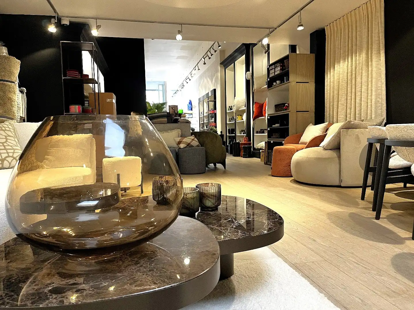 Centraal gelegen handelspand Lippenslaan 132 foto 14