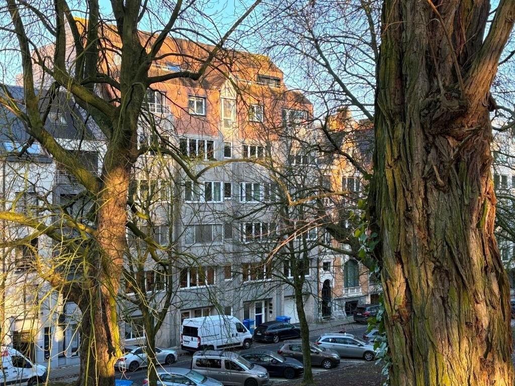 Residentieel gelegen appartement aan het Citadelpark met 2 slaapkamers en groot zonnig terras. foto {{pictureIndex}}