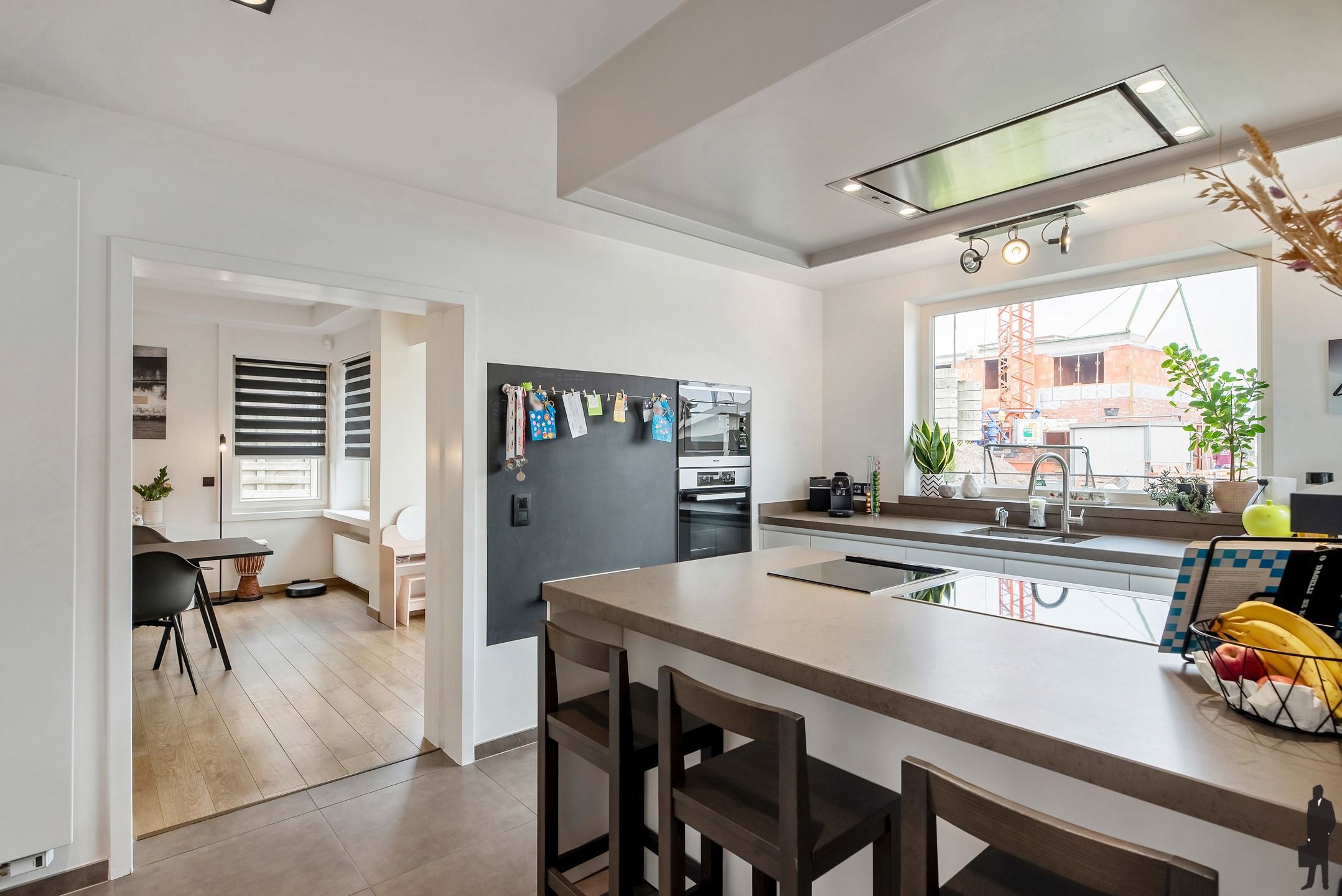 Knap gerenoveerde gezinswoning met 4 slaapkamers en praktijkruimte/kantoor. foto 12