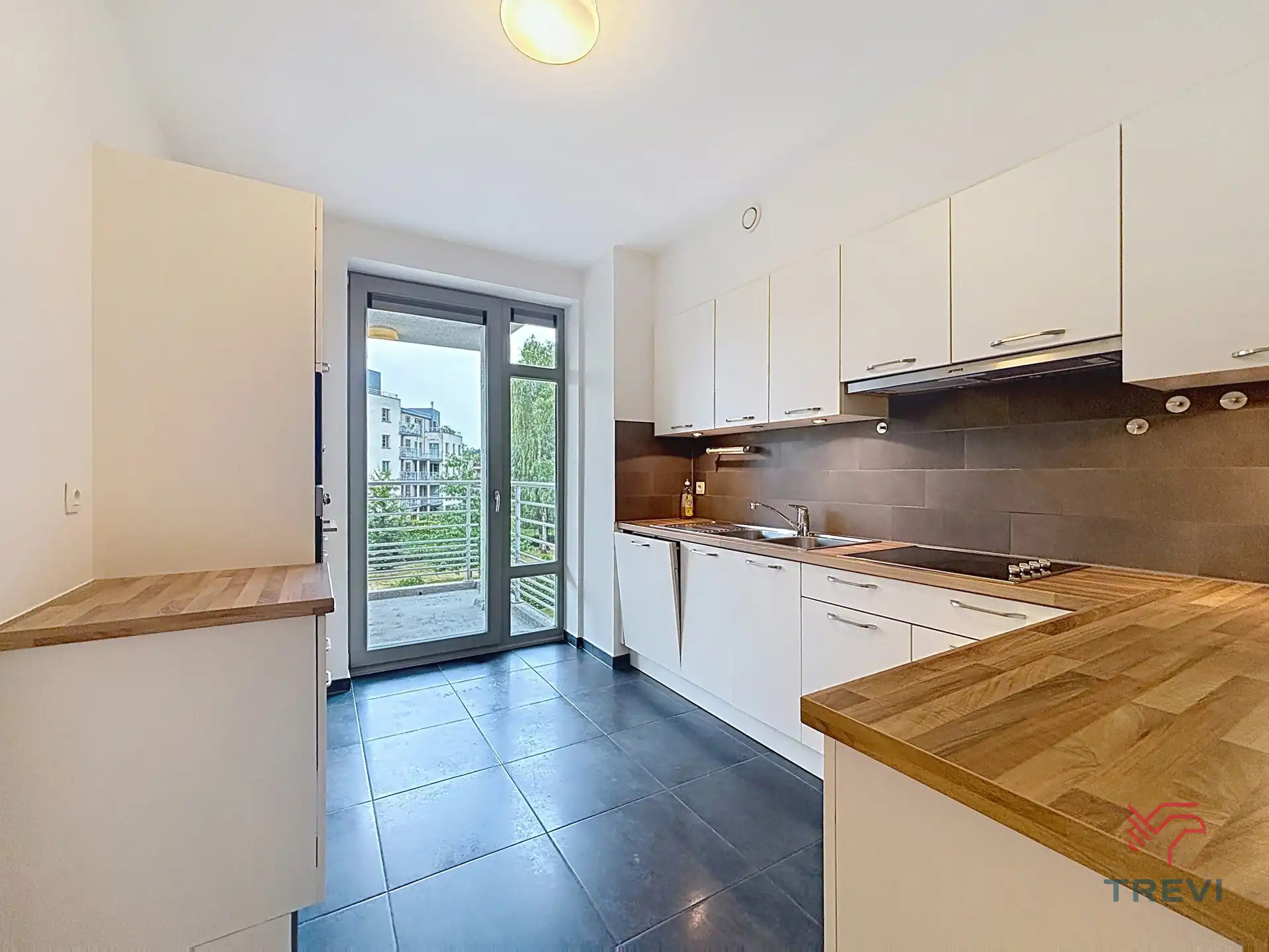 Mooi appartement met 2 slaapkamers + parkeerplaats foto 6