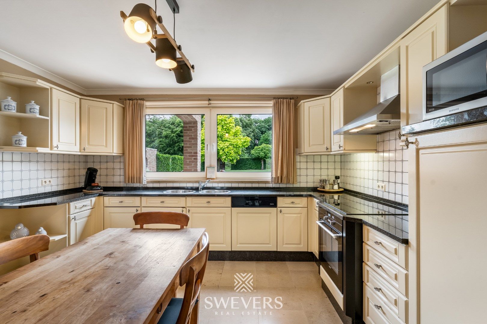 Riant wonen ( 22a 52ca ) met karakter en comfort in hartje Boekt foto 10