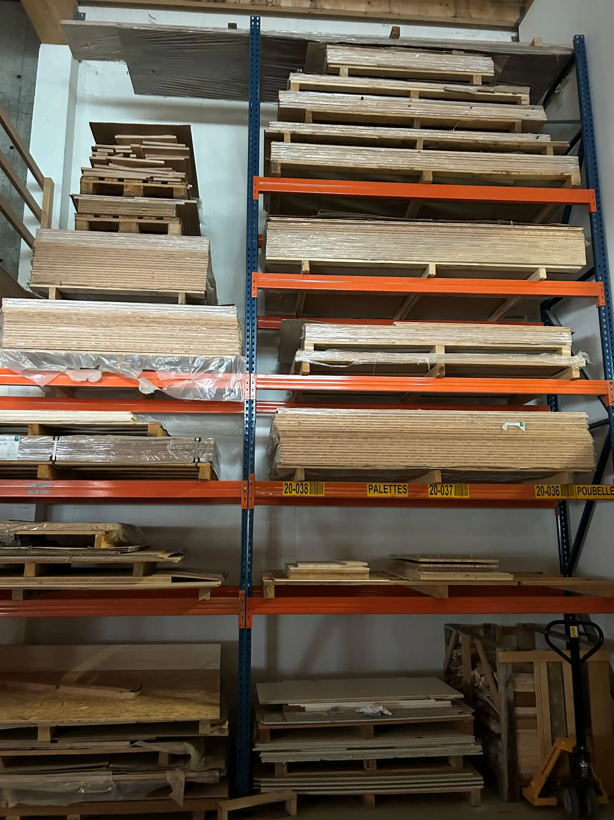 Multifunctioneel bedrijfsgebouw met een oppervlakte van 1510 m² gelegen op Kamp C, Provinciaal Centrum Duurzaam Bouwen en Wonen te Westerlo. foto 12