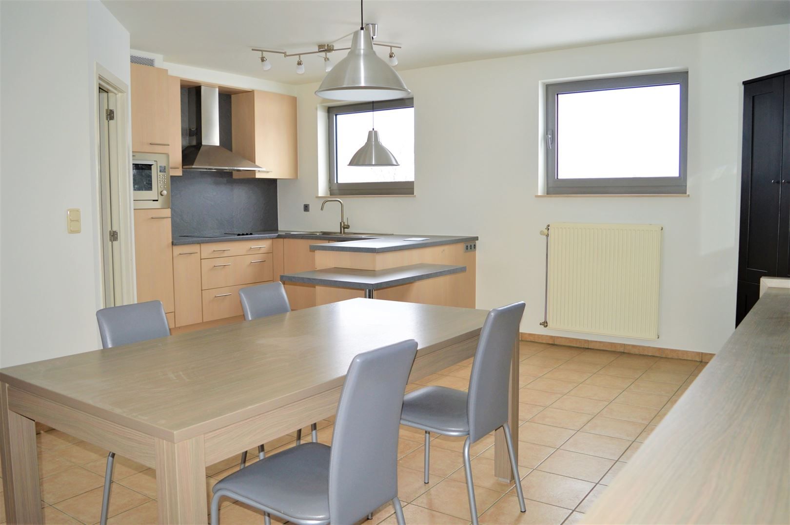 TE HUUR: Duplex-appartement met 2 slaapkamers in Zolder! foto 4