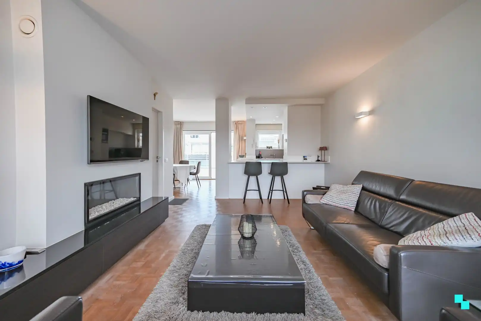 Stijlvol penthouse met zeezicht, royale terrassen en een dubbele garagebox foto 4