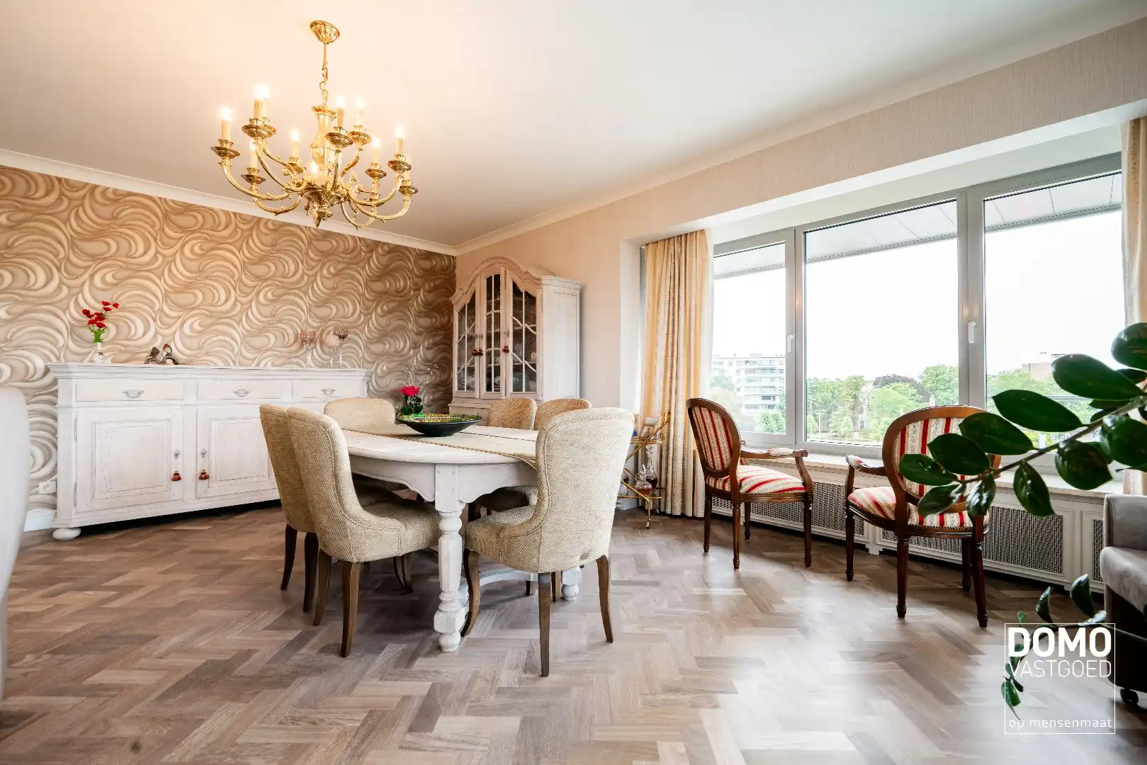 Stijlvol wonen in hartje Hasselt met een uniek uitzicht over het Kolonel Dusartplein foto 5