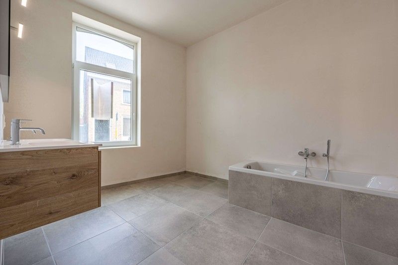 Prachtig 2 slaapkamer appartement TE KOOP in hartje Sint-Baafs-Vijve! (*6% BTW aankoop mogelijk) foto 13