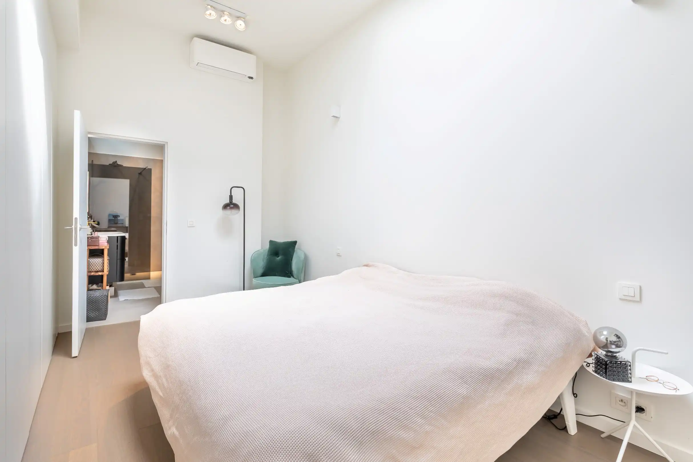 Exclusief gelijkvloers loft appartement met stadstuin in centrum Leuven foto 9