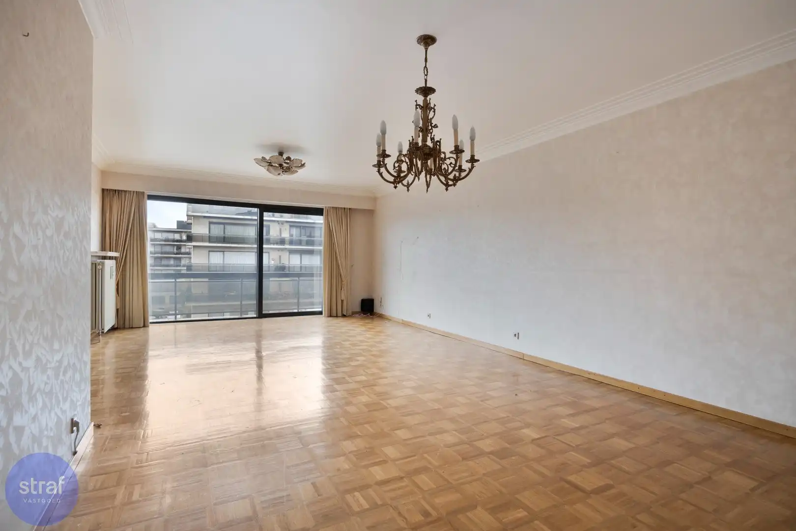 Ruim appartement in hartje Beveren met lage kosten foto 2