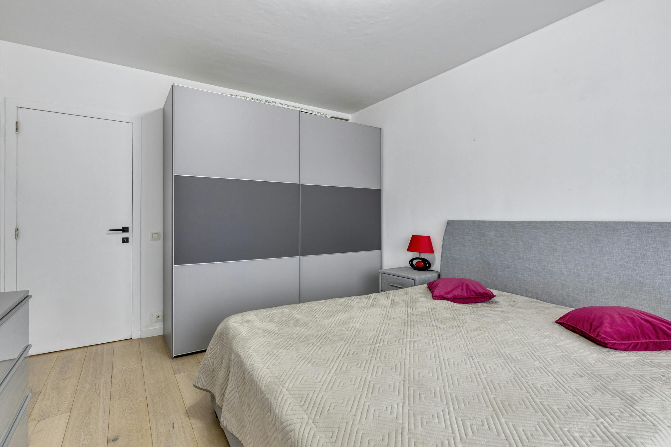 Stijlvol appartement met terras te koop Antwerpen foto 3