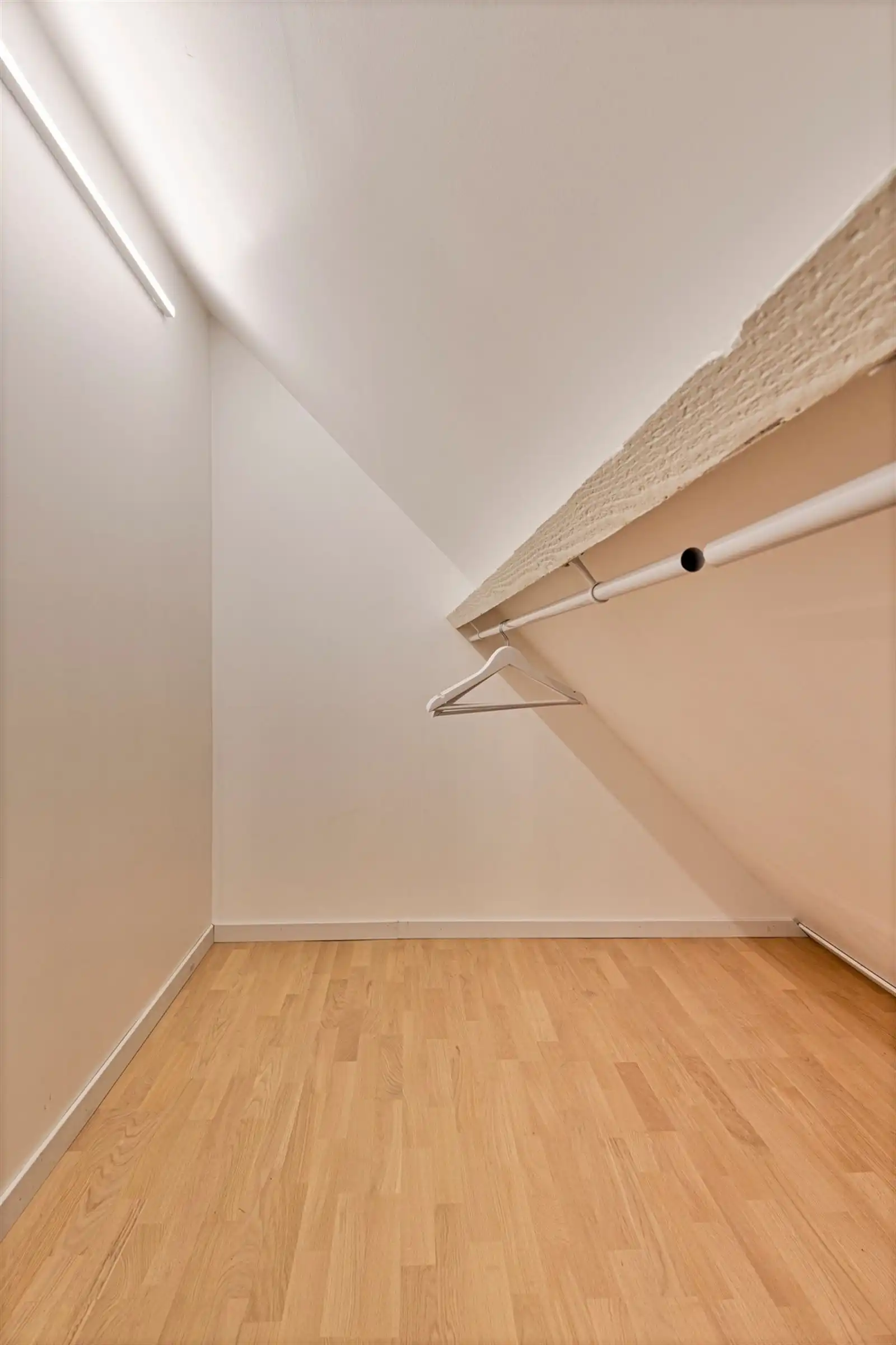 ELSDONK: Rustige, praktische woning met een uitgesproken familiaal karakter. foto 17