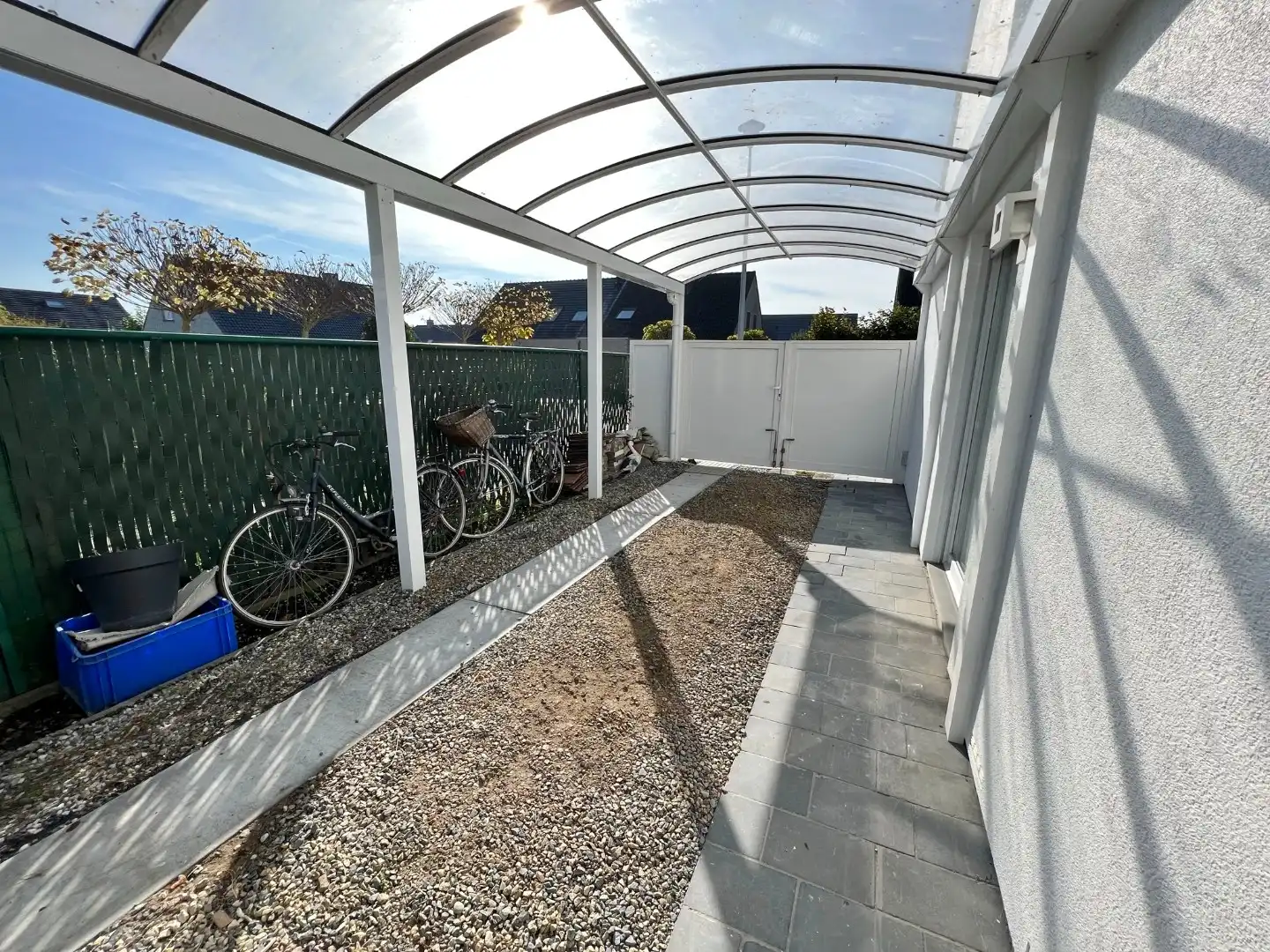 Instapklare woning met 4 slaapkamers, zonnige tuin en carport. foto 19