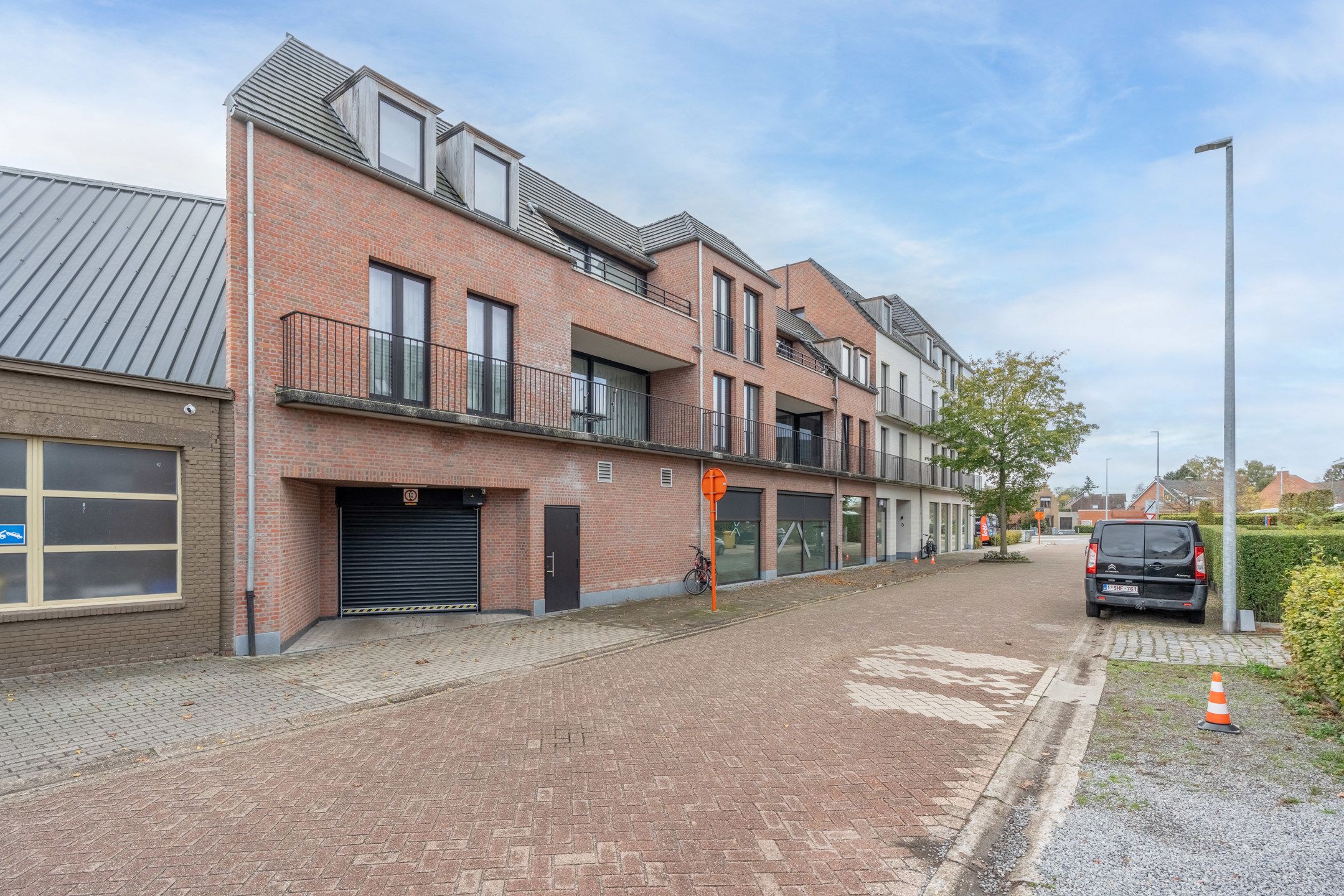 Recent (2019) tweeslaapkamerapp. met terras in het centrum foto 28