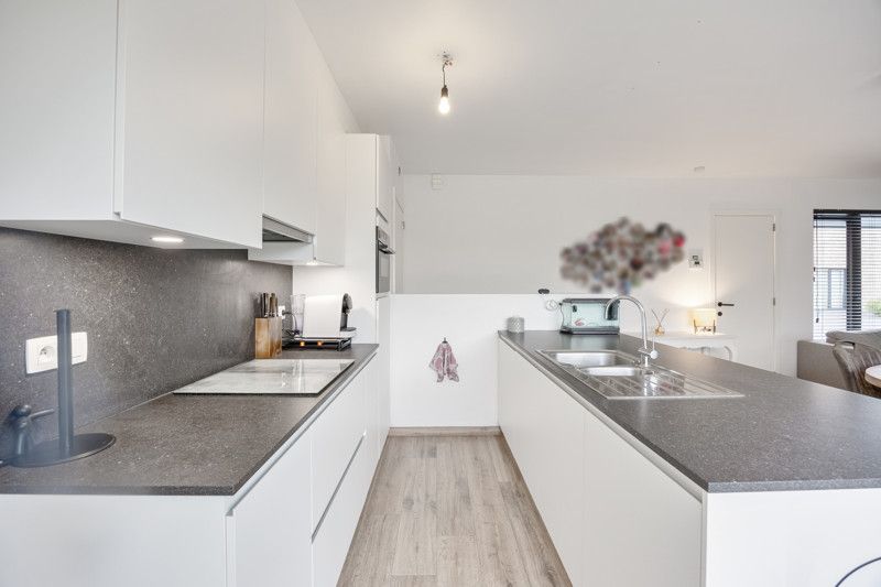 Recente, zeer goed gelegen woning met tuin foto 9