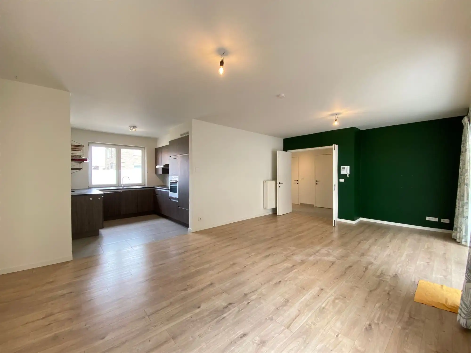 Gelijkvloers appartement met 2 slaapkamers en autostaanplaats  foto 3