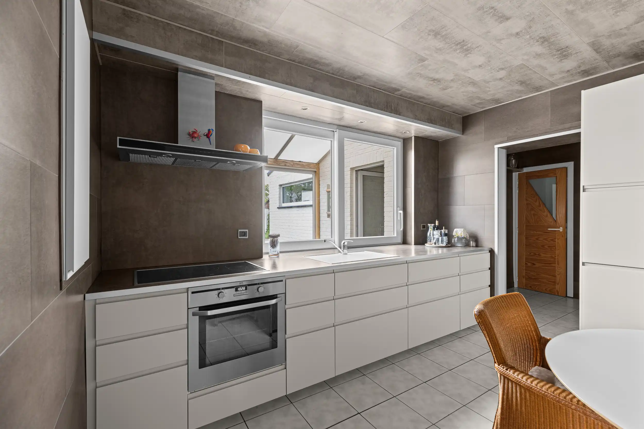 Charmante villa met ruimte op 2.345 m² perceel foto 4