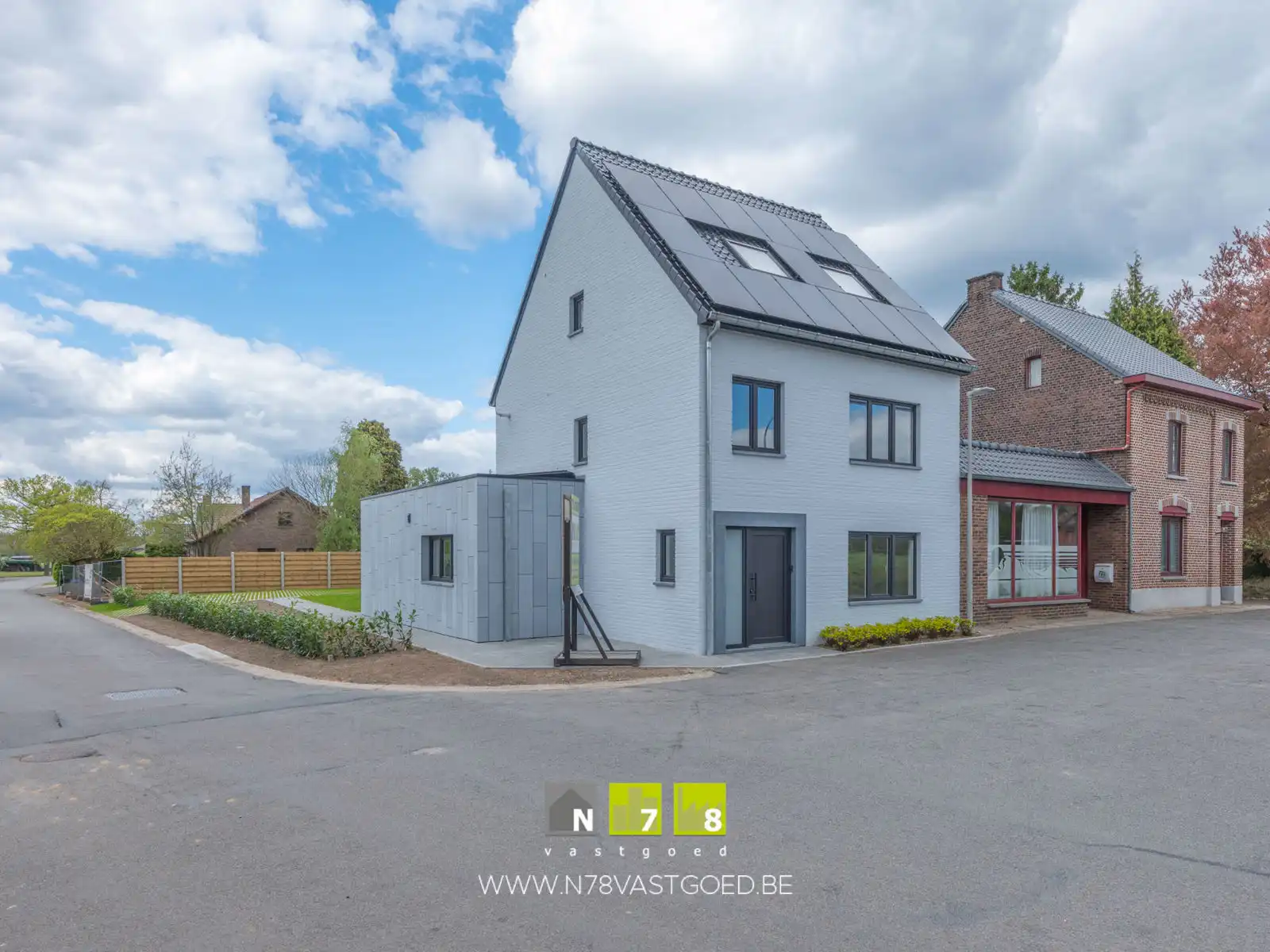 Huis te koop foto {{pictureIndex}}